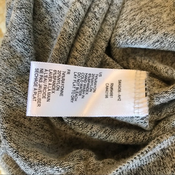 comfy gray soft short sleeve top - incredibly soft & flattering. V neck - Picture 7 of 8